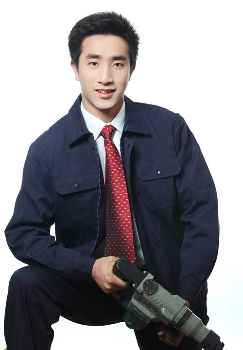江西沖鋒衣工作服定制需要注意哪些細(xì)節(jié)？